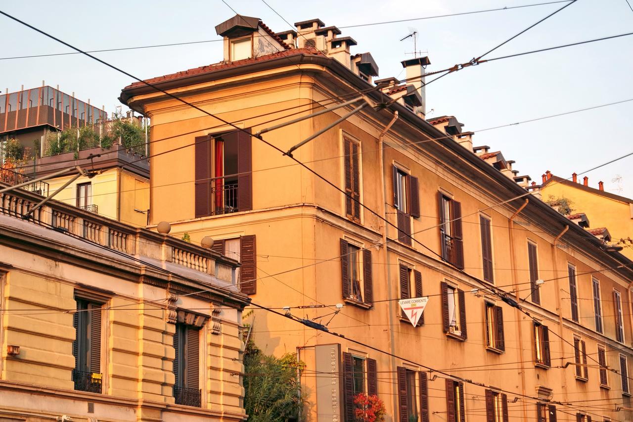 Bnbutler - Col Di Lana - Navigli Apartment - Darsena Milan Bagian luar foto