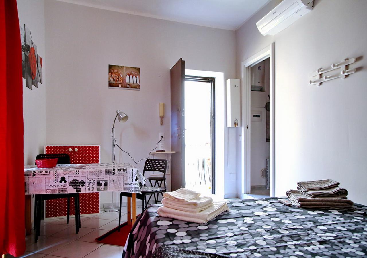 Bnbutler - Col Di Lana - Navigli Apartment - Darsena Milan Bagian luar foto